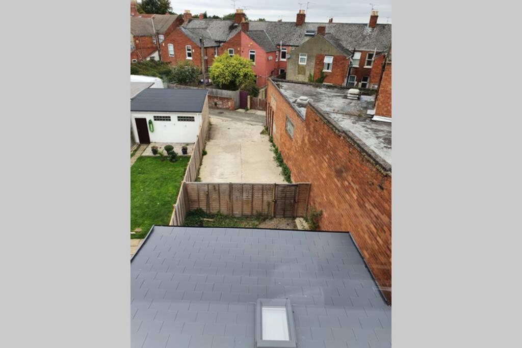 2Nd Floor Comfy Swindon Centre - Loft Studio Apartment Luaran gambar